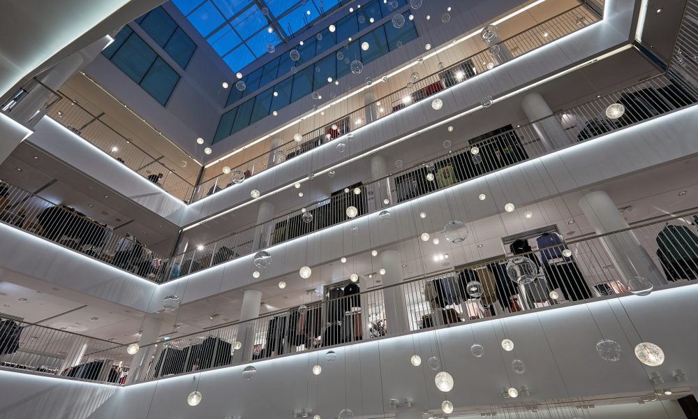 ZENISK-lighting-belysning-H&M lysekrone, Oslo-architecture-product-001